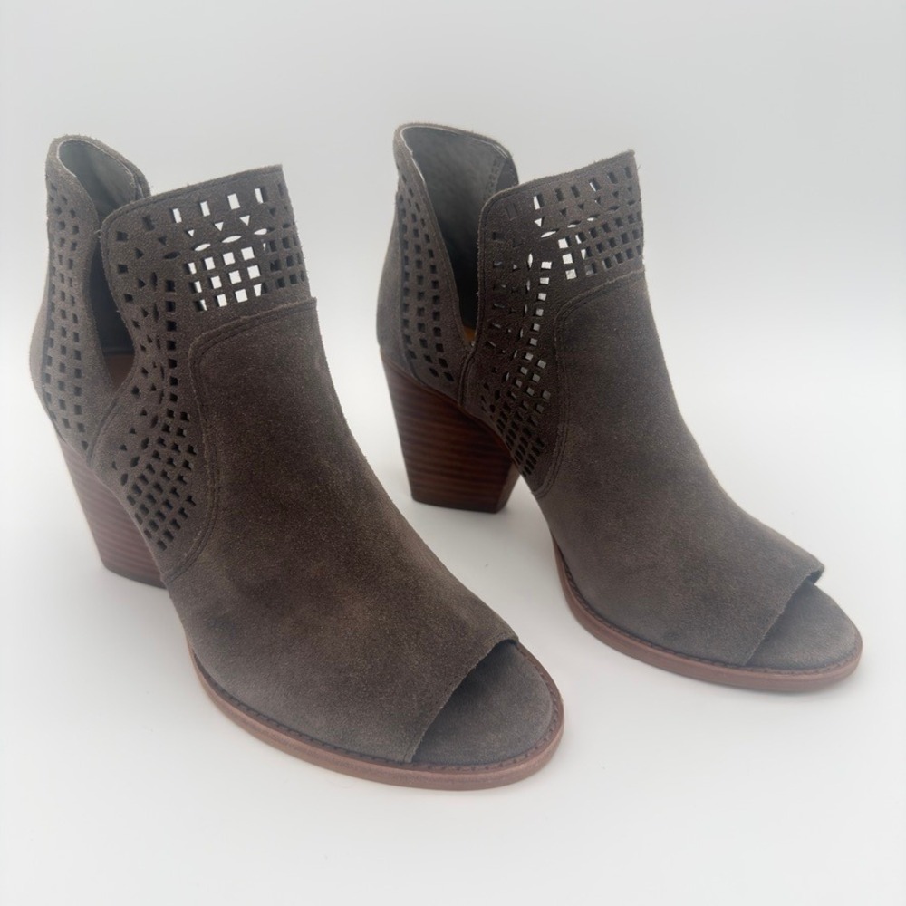 Gianni Bini Steppin Gray Perforated Peep Toe Booties Women's 6M